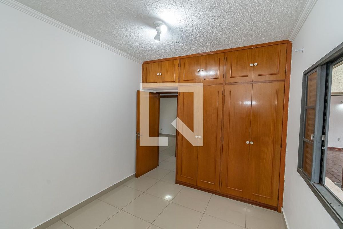 Casa à Venda - Jardim Planalto, 2 Quartos,  235 m2 em , Campinas - sp | SoloBR
