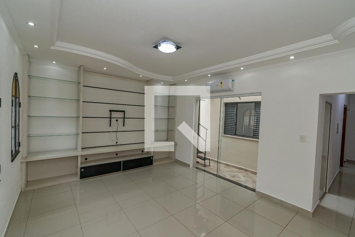 Casa à Venda - Jardim Planalto, 2 Quartos,  235 m2 em , Campinas - sp | SoloBR