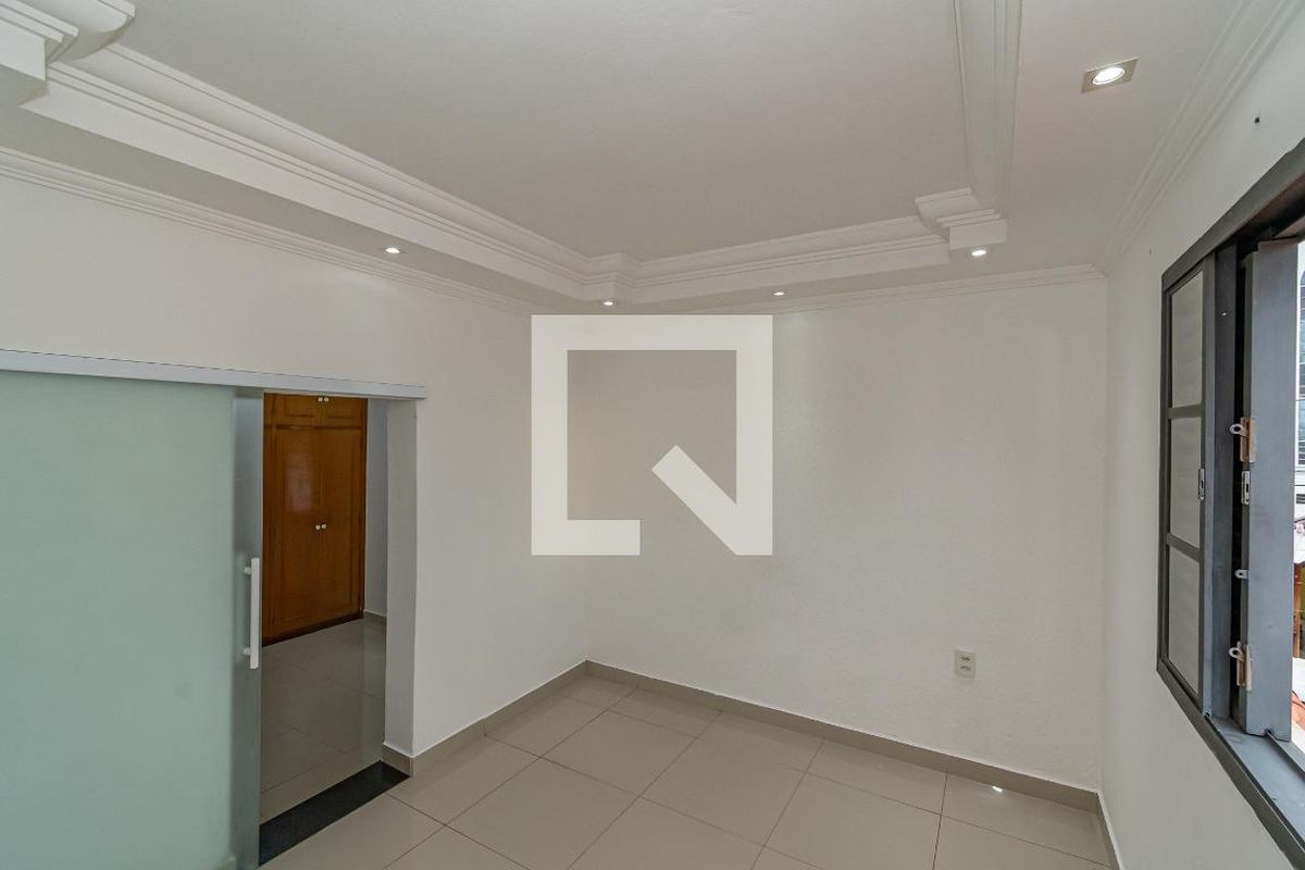 Casa à Venda - Jardim Planalto, 2 Quartos,  235 m2 em , Campinas - sp | SoloBR