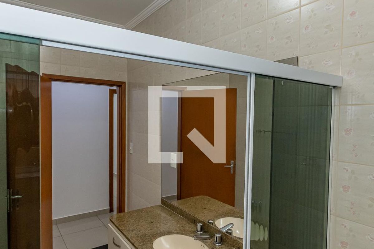 Casa à Venda - Jardim Planalto, 2 Quartos,  235 m2 em , Campinas - sp | SoloBR