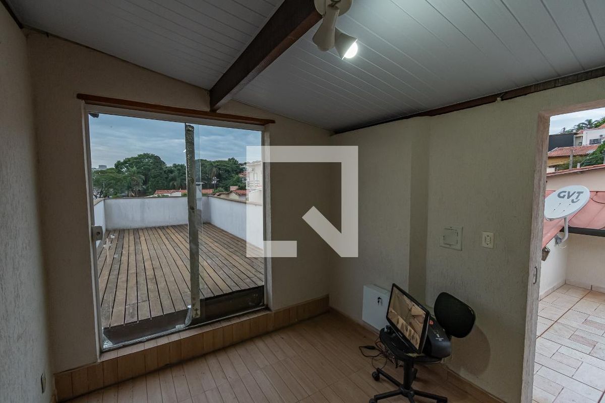 Casa à Venda - Jardim Planalto, 2 Quartos,  235 m2 em , Campinas - sp | SoloBR