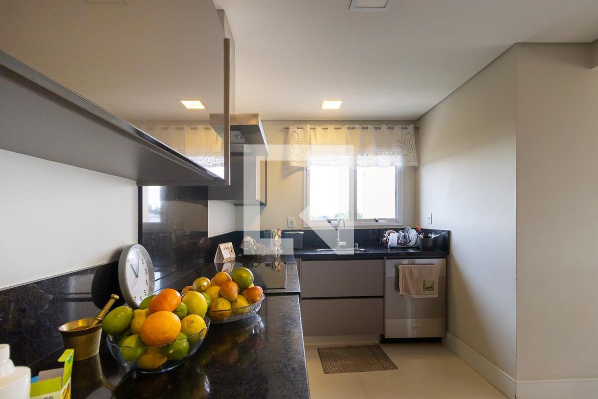 Apartamento à Venda - Mansões Santo Antônio, 4 Quartos,  181 m2 em , Campinas - sp | SoloBR