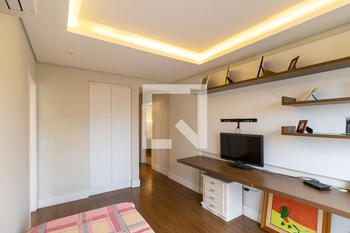 Apartamento à Venda - Mansões Santo Antônio, 4 Quartos,  181 m2 em , Campinas - sp | SoloBR