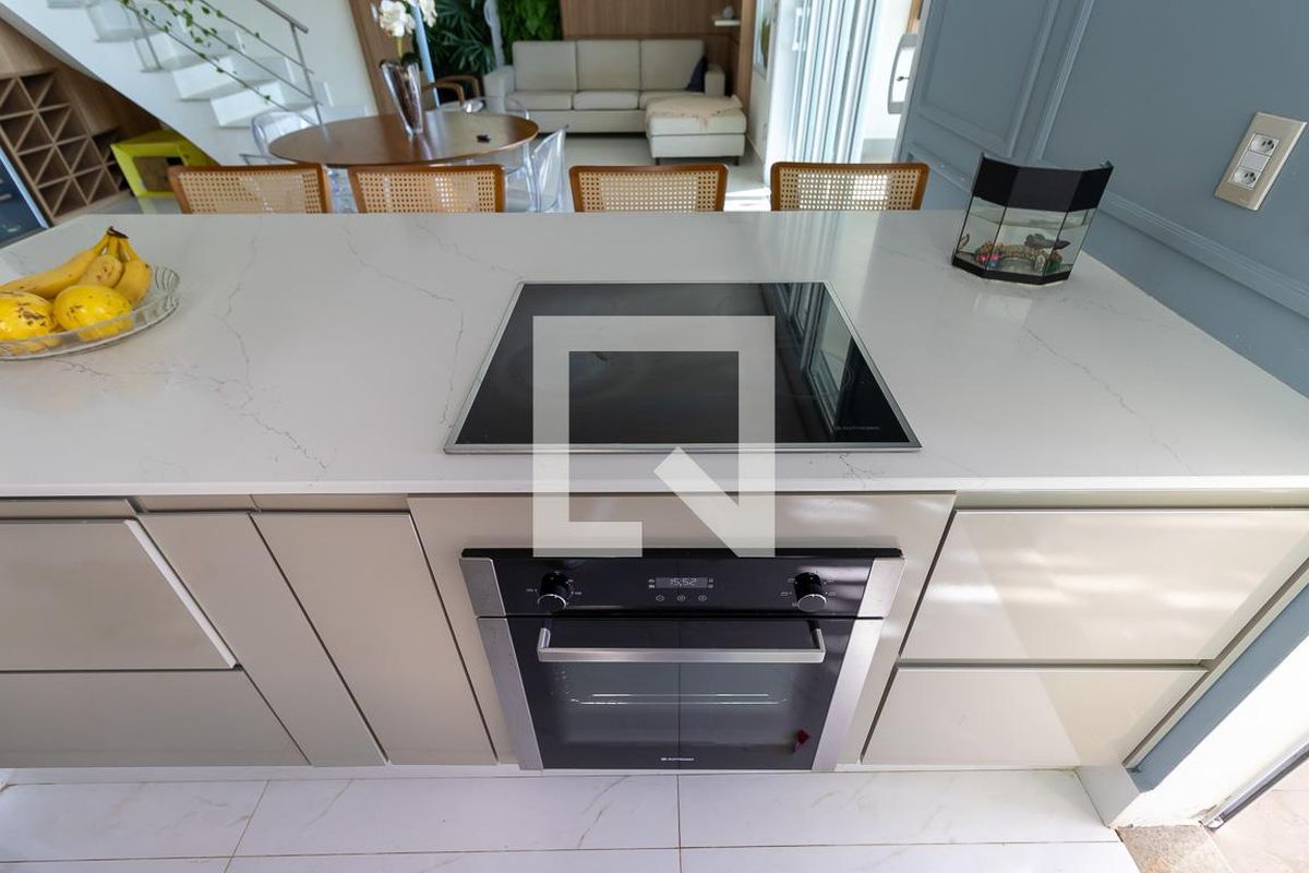 Casa à Venda - Lot. Alphaville Campinas , 3 Quartos,  200 m2 em , Campinas - sp | SoloBR
