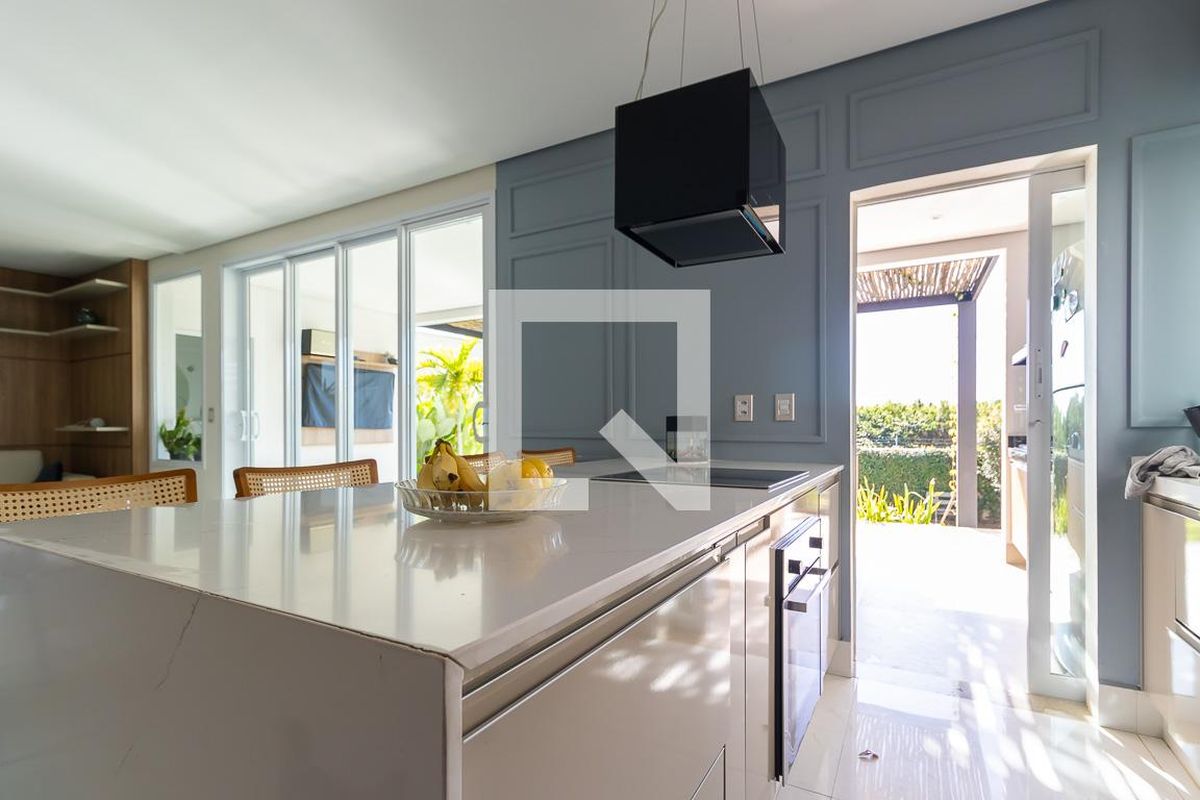 Casa à Venda - Lot. Alphaville Campinas , 3 Quartos,  200 m2 em , Campinas - sp | SoloBR