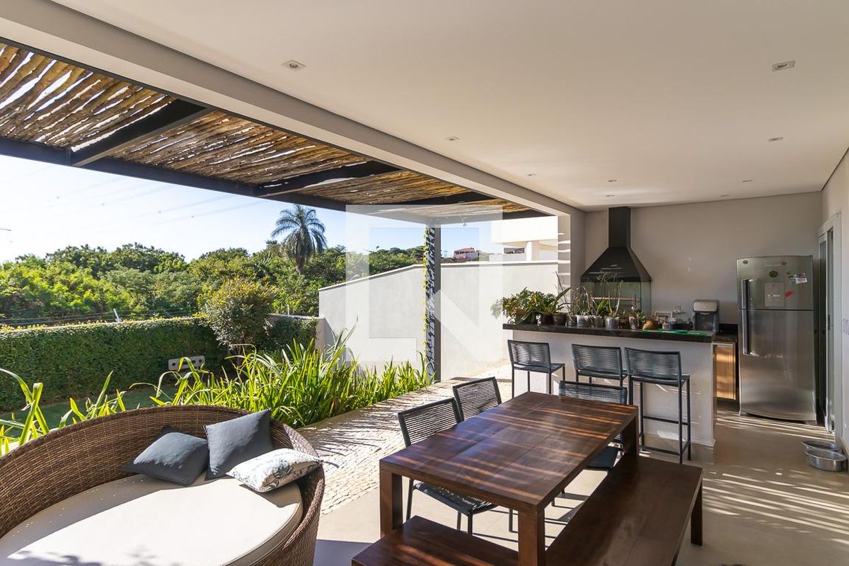 Casa à Venda - Lot. Alphaville Campinas , 3 Quartos,  200 m2 em , Campinas - sp | SoloBR