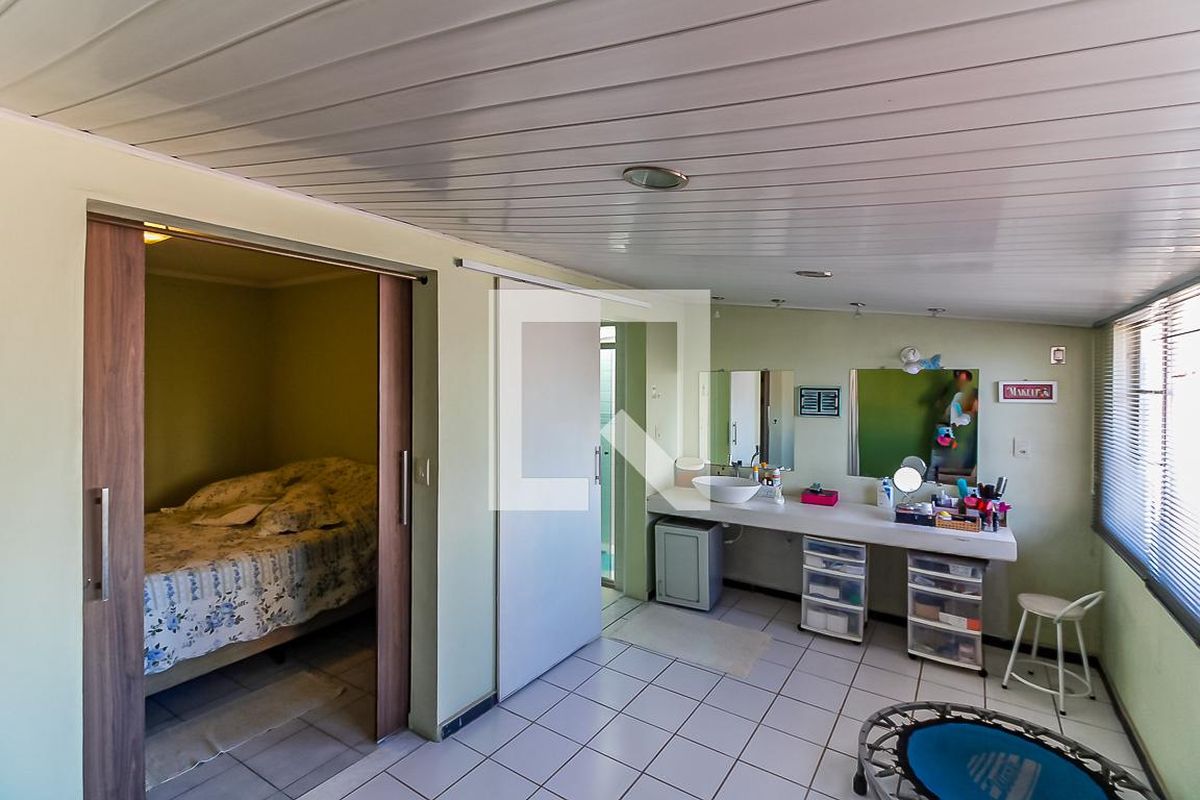 Casa, 4 quartos, 267 m² - Foto 24
