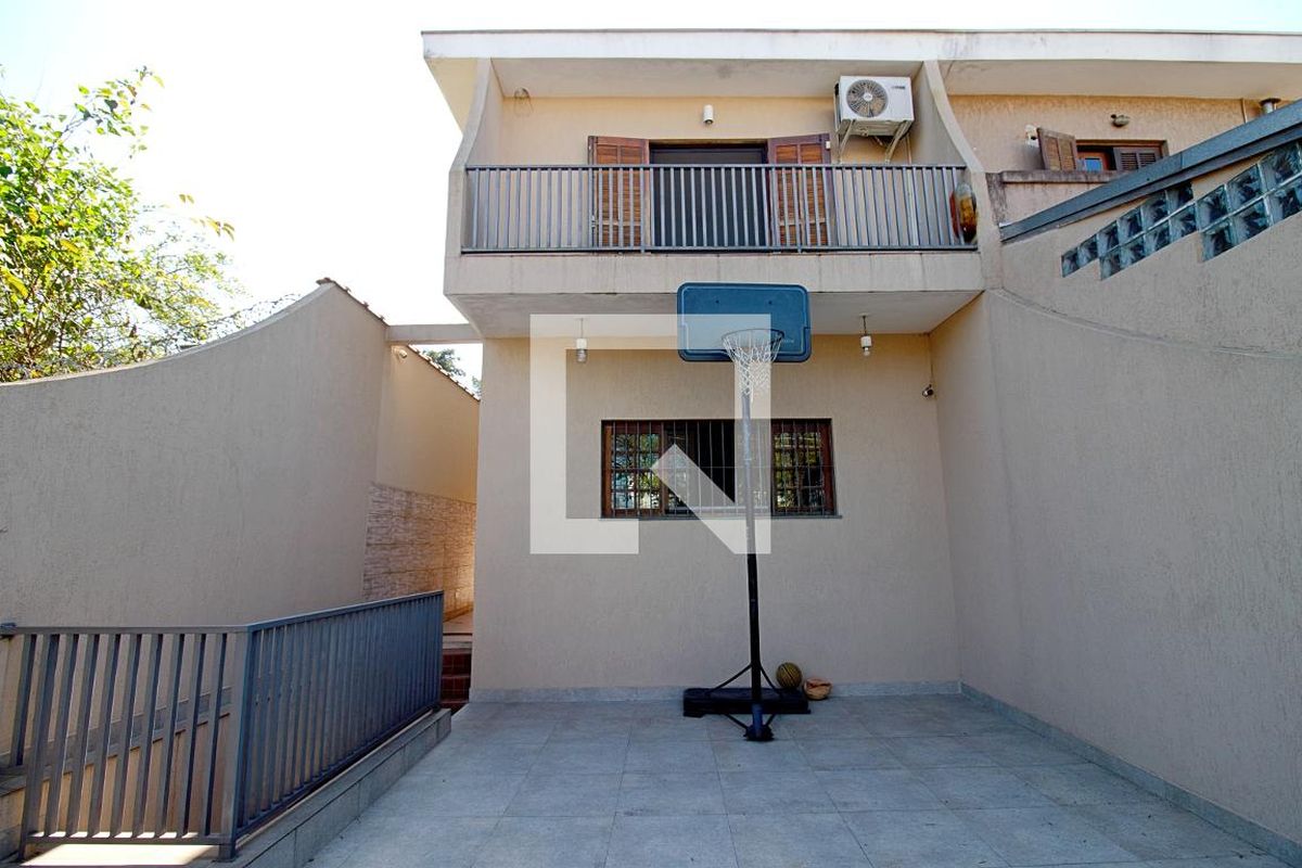 Casa, 3 quartos, 219 m² - Foto 32
