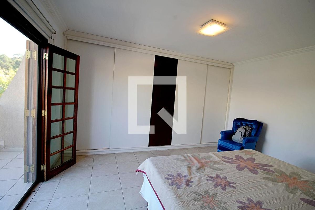 Casa, 3 quartos, 219 m² - Foto 52