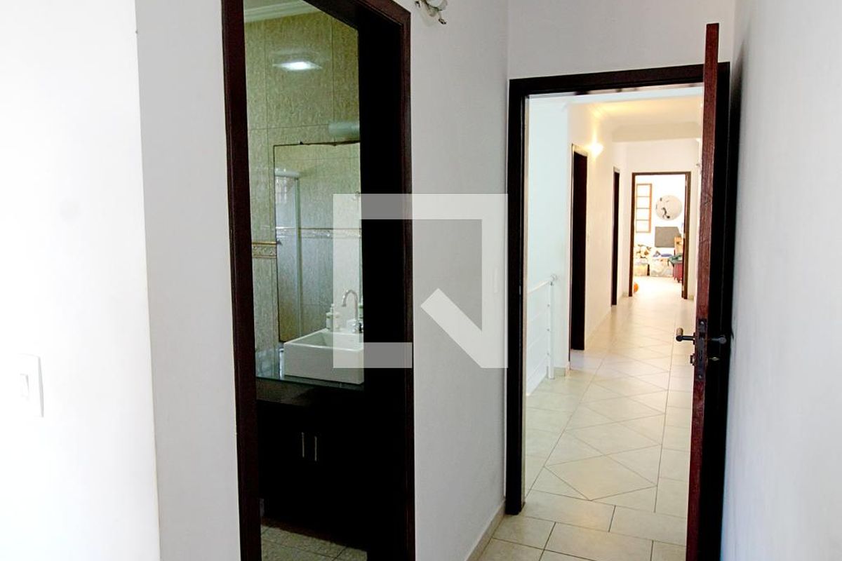 Casa, 3 quartos, 219 m² - Foto 46