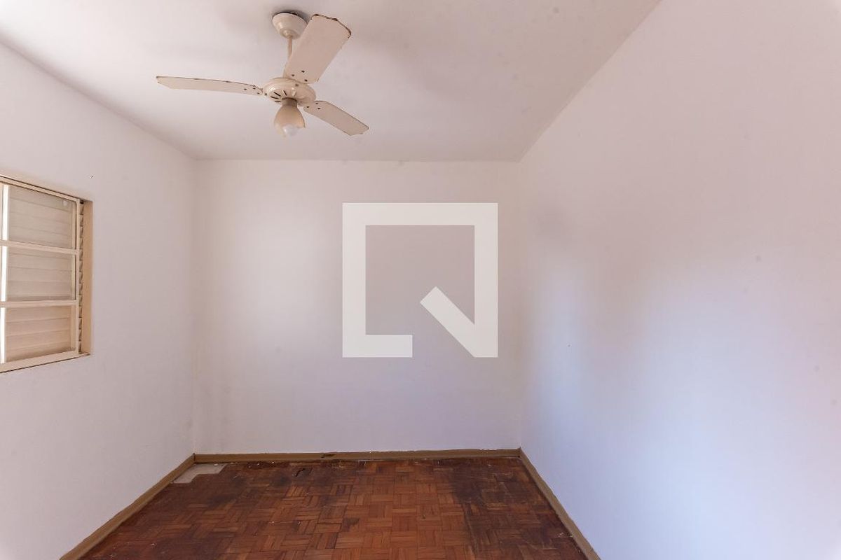 Casa à Venda - Jardim do Lago, 2 Quartos,  358 m2 em , Campinas - sp | SoloBR