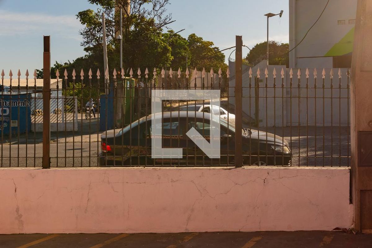 Casa à Venda - Jardim do Lago, 2 Quartos,  358 m2 em , Campinas - sp | SoloBR