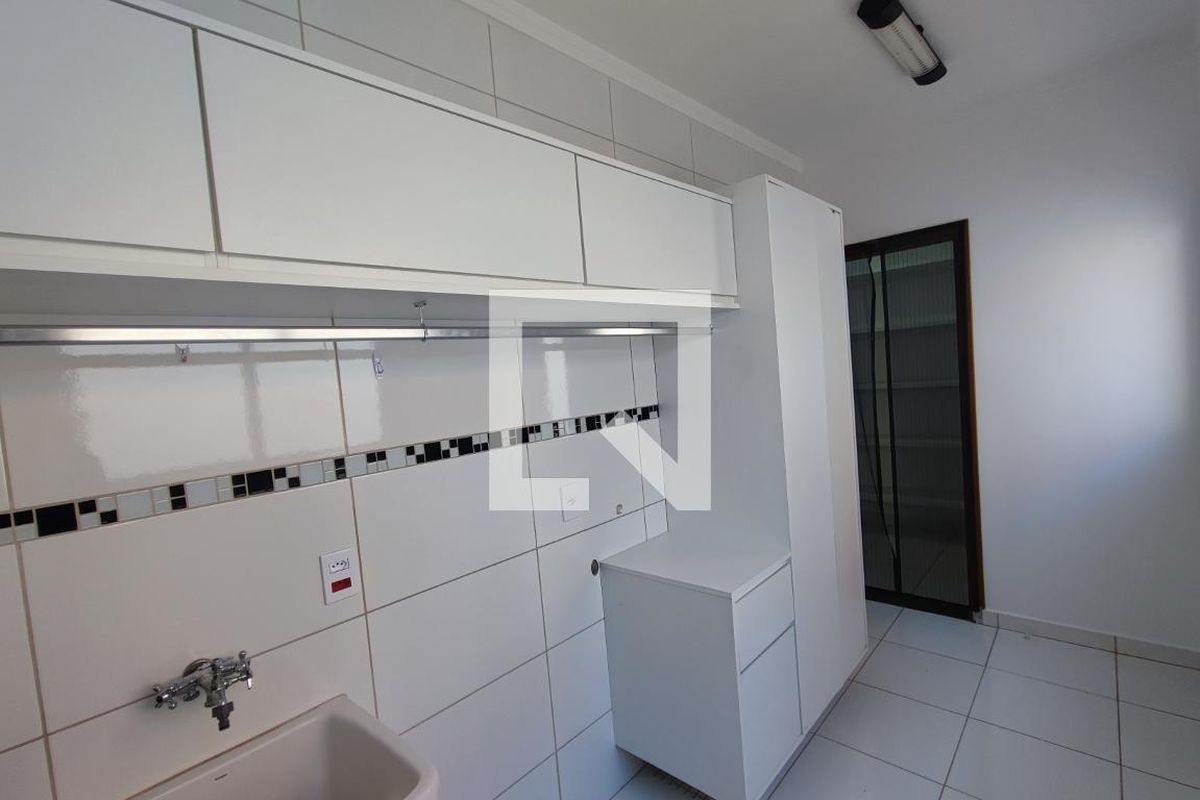Casa à Venda - Swiss Park, 4 Quartos,  282 m2 em , Campinas - sp | SoloBR