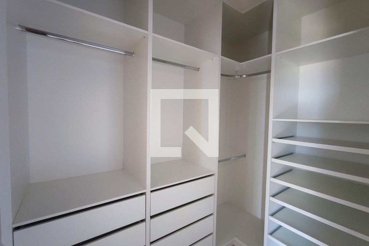 Casa à Venda - Swiss Park, 4 Quartos,  282 m2 em , Campinas - sp | SoloBR