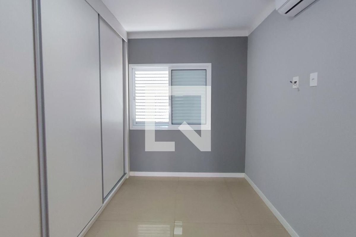 Casa à Venda - Swiss Park, 4 Quartos,  282 m2 em , Campinas - sp | SoloBR