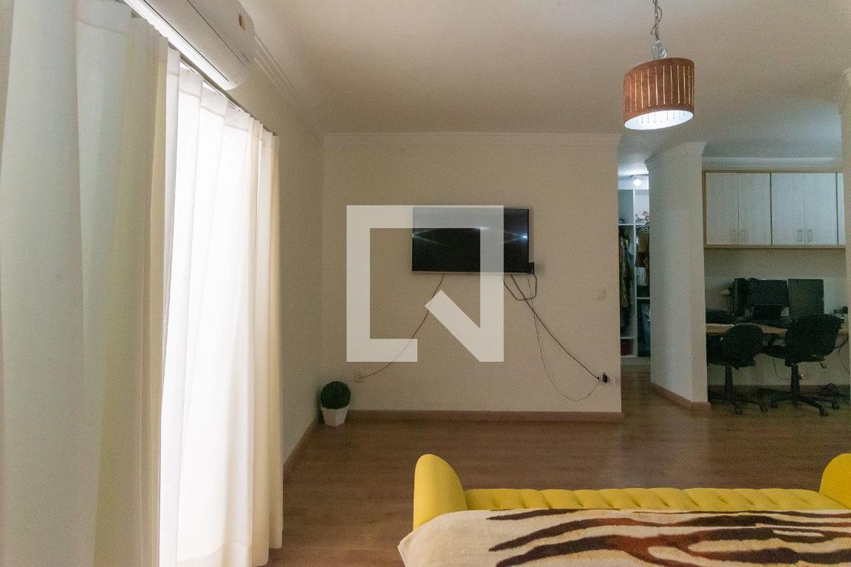 Casa à Venda - Swiss Park, 3 Quartos,  255 m2 em , Campinas - sp | SoloBR
