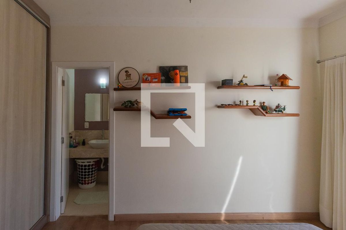 Casa à Venda - Swiss Park, 3 Quartos,  255 m2 em , Campinas - sp | SoloBR