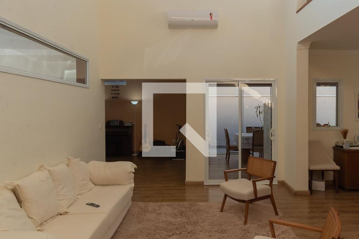 Casa à Venda - Swiss Park, 3 Quartos,  255 m2 em , Campinas - sp | SoloBR
