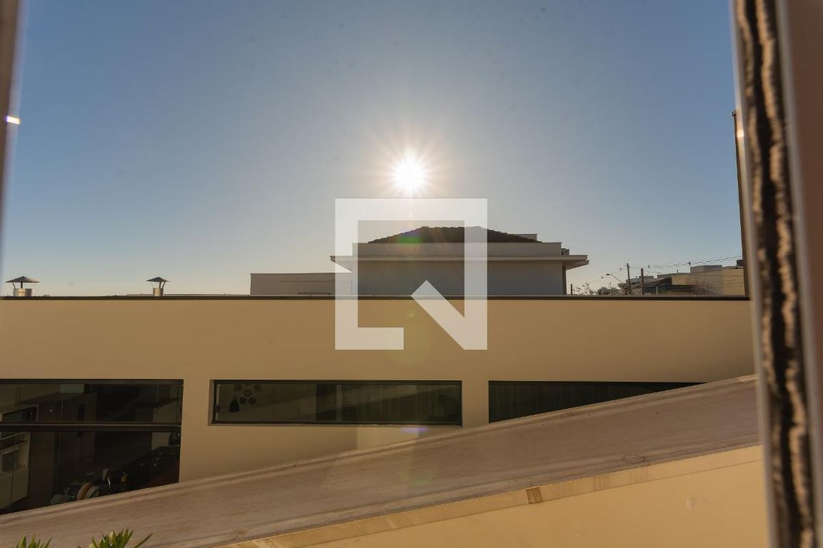 Casa à Venda - Swiss Park, 3 Quartos,  234 m2 em , Campinas - sp | SoloBR