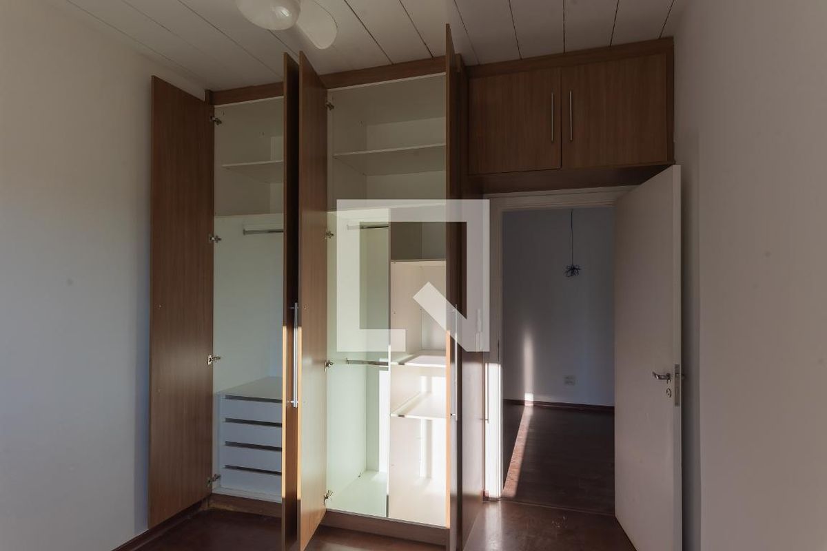 Casa à Venda - Swiss Park, 3 Quartos,  234 m2 em , Campinas - sp | SoloBR