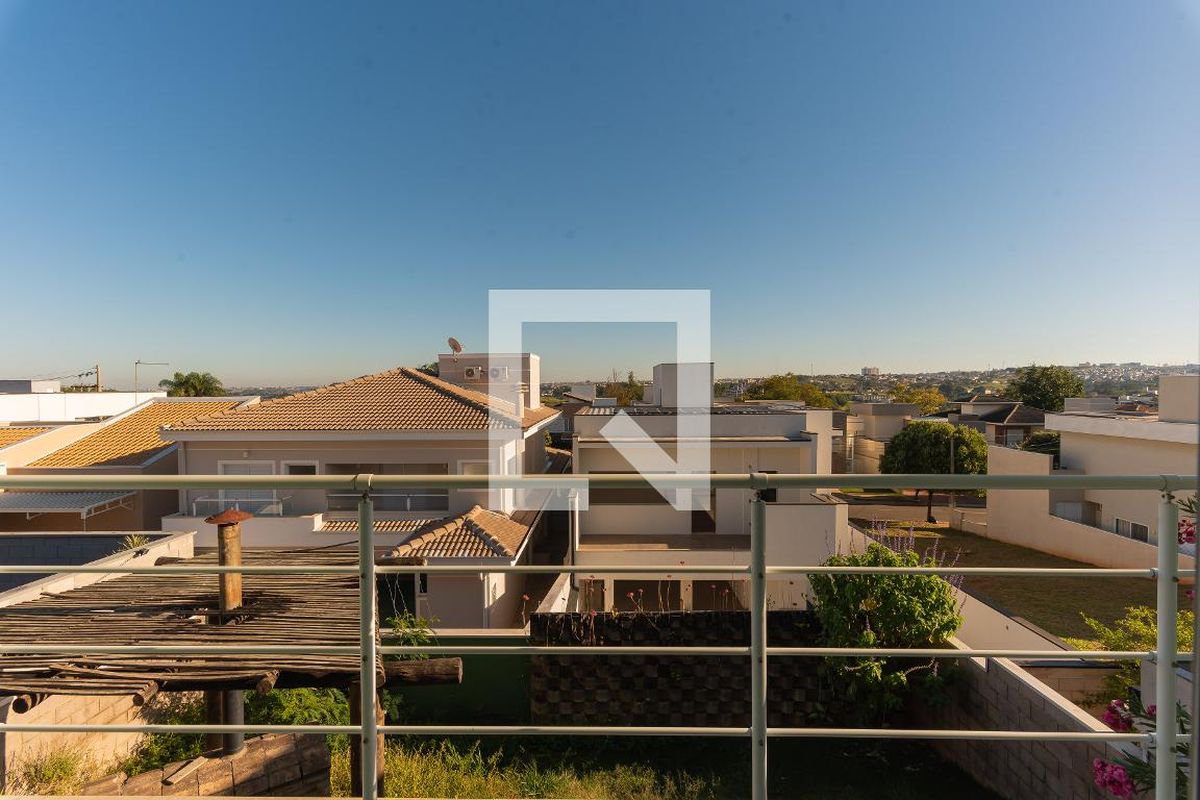 Casa à Venda - Swiss Park, 3 Quartos,  234 m2 em , Campinas - sp | SoloBR