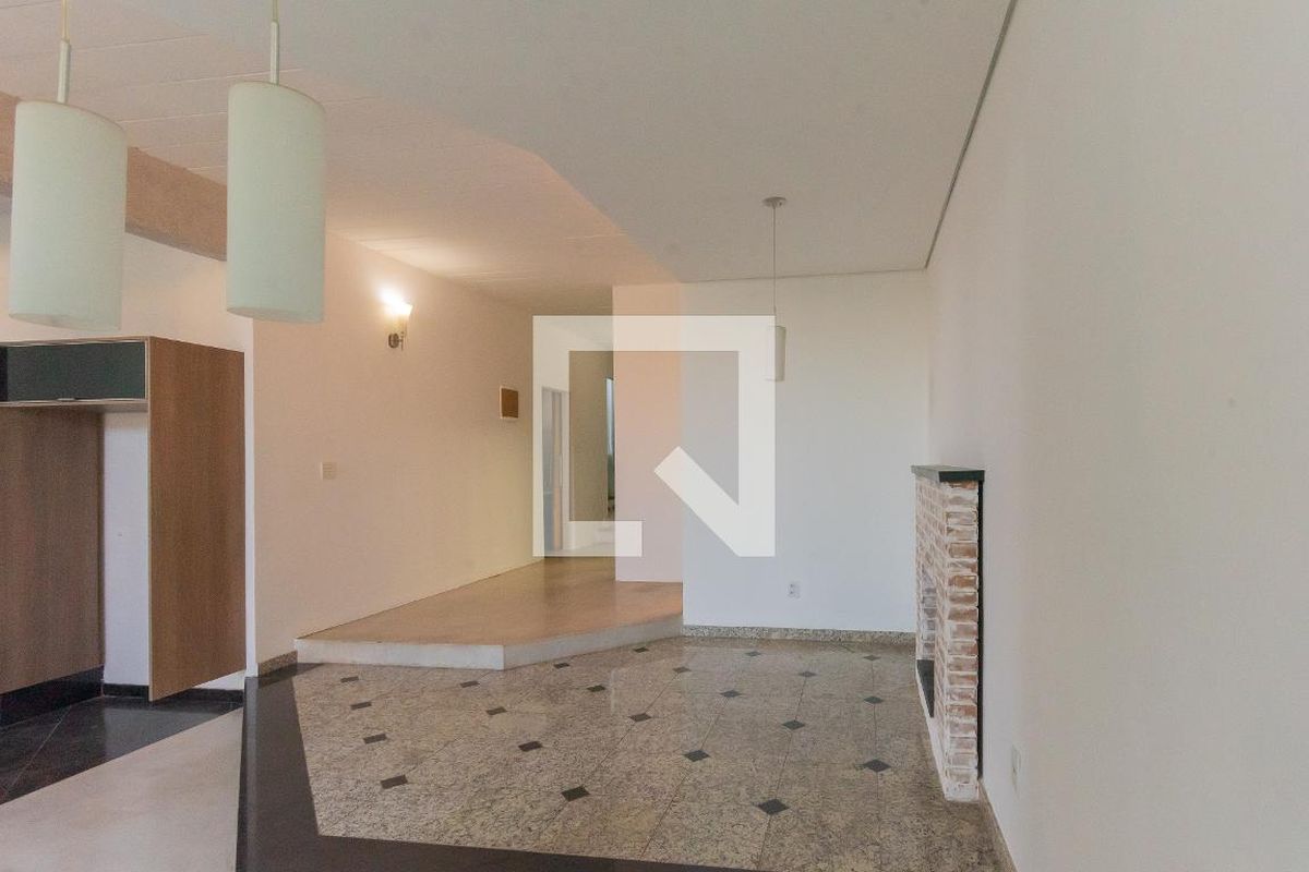 Casa à Venda - Swiss Park, 3 Quartos,  234 m2 em , Campinas - sp | SoloBR