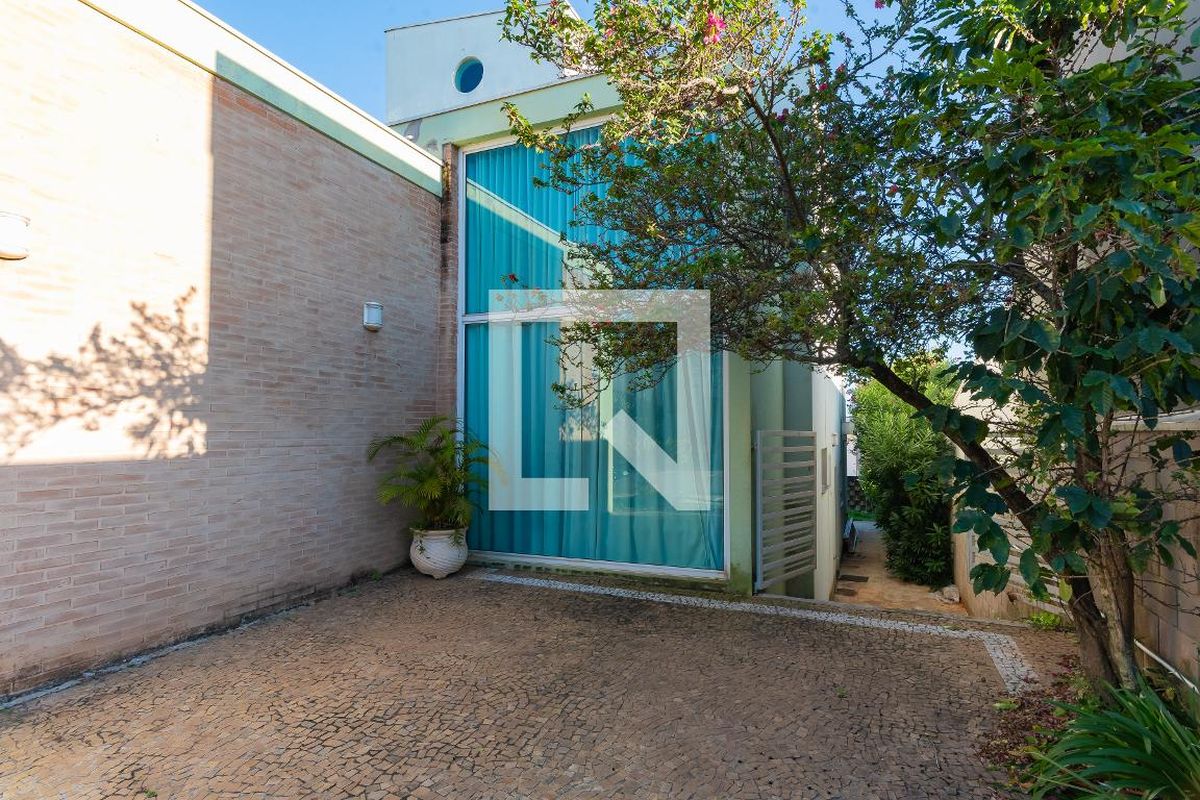 Casa à Venda - Swiss Park, 3 Quartos,  234 m2 em , Campinas - sp | SoloBR