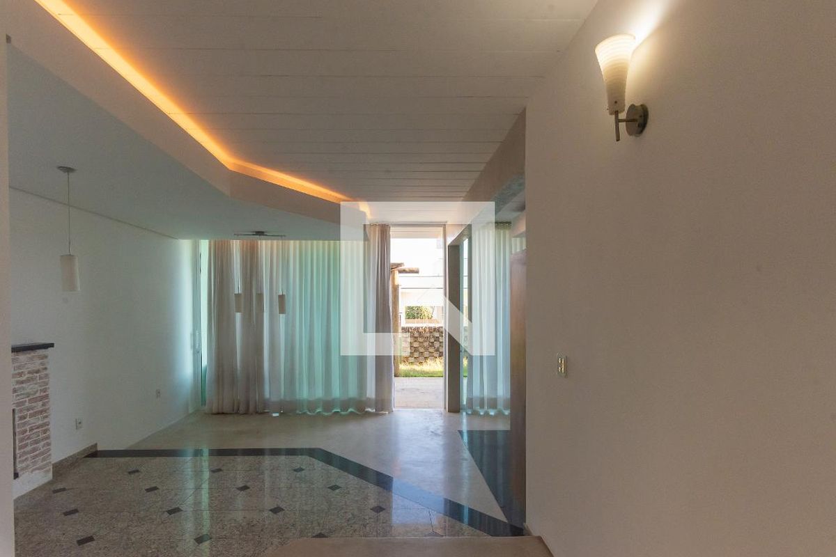 Casa à Venda - Swiss Park, 3 Quartos,  234 m2 em , Campinas - sp | SoloBR