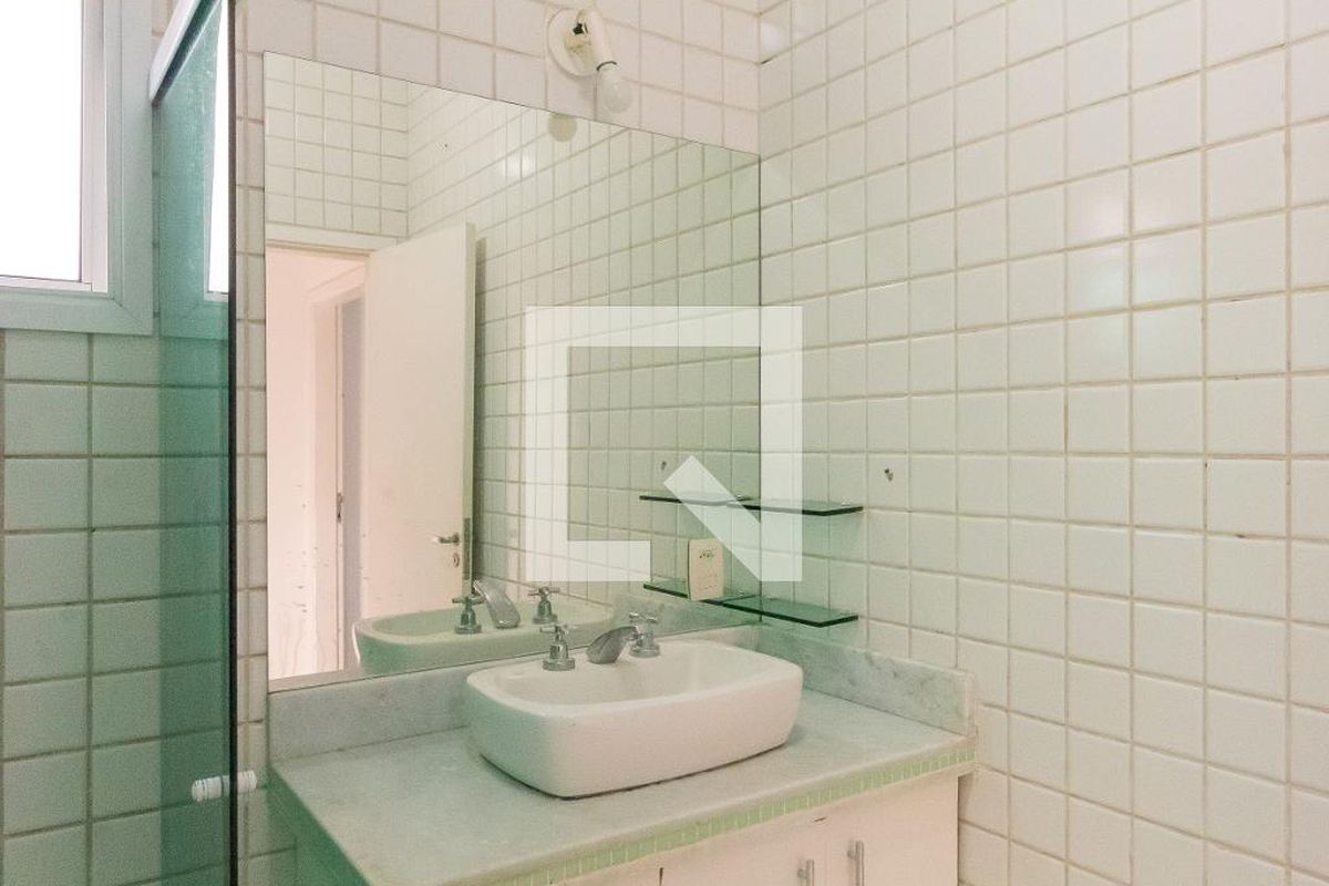 Casa à Venda - Swiss Park, 3 Quartos,  234 m2 em , Campinas - sp | SoloBR