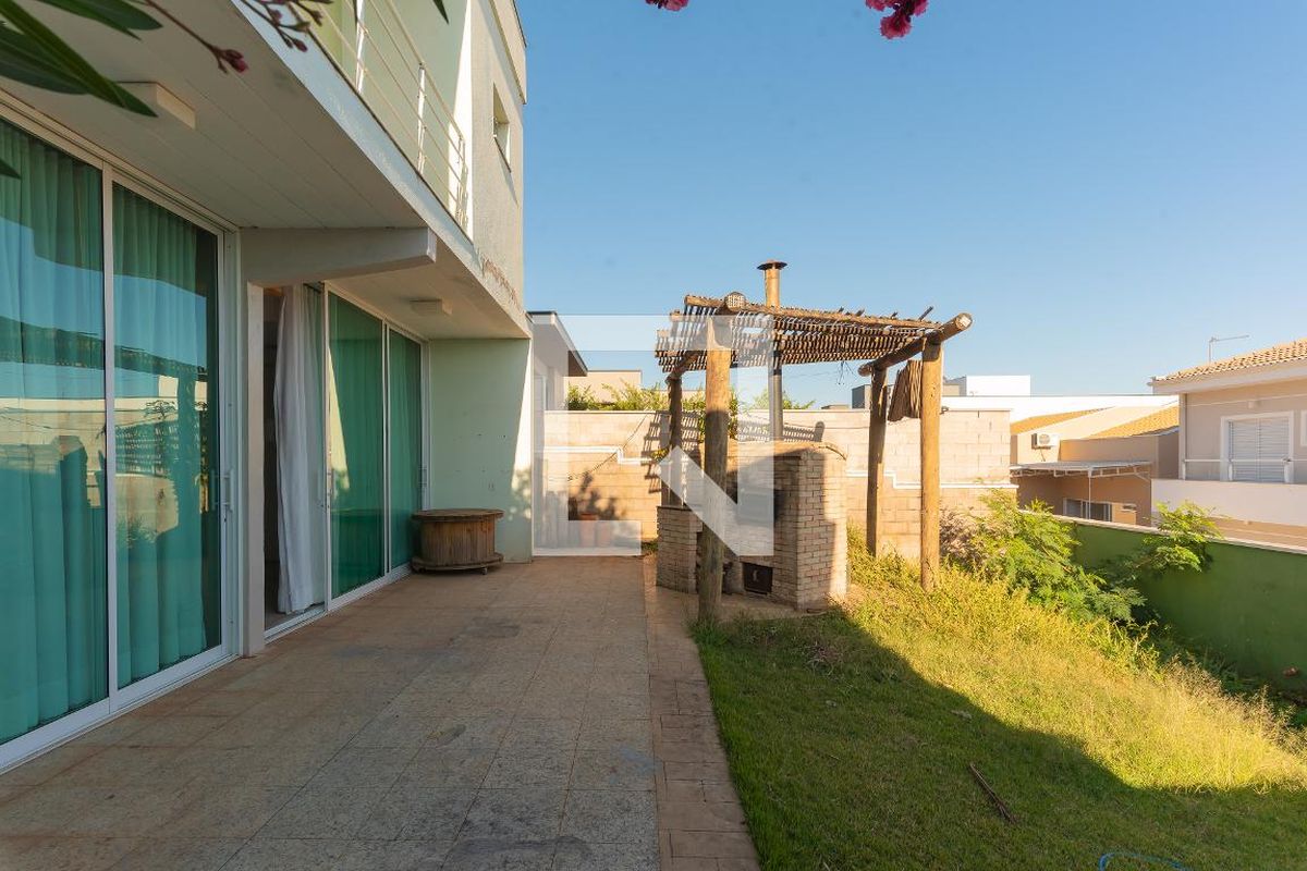 Casa à Venda - Swiss Park, 3 Quartos,  234 m2 em , Campinas - sp | SoloBR