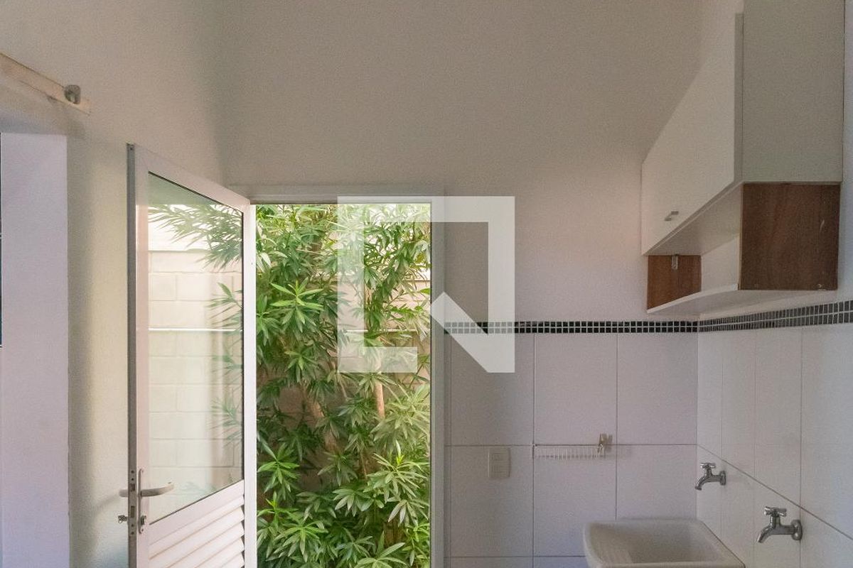 Casa à Venda - Swiss Park, 3 Quartos,  234 m2 em , Campinas - sp | SoloBR