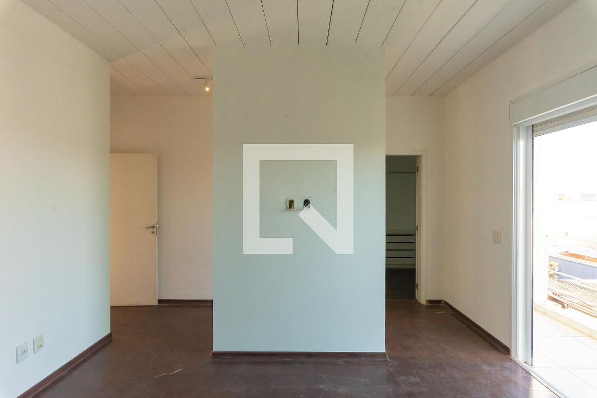 Casa à Venda - Swiss Park, 3 Quartos,  234 m2 em , Campinas - sp | SoloBR