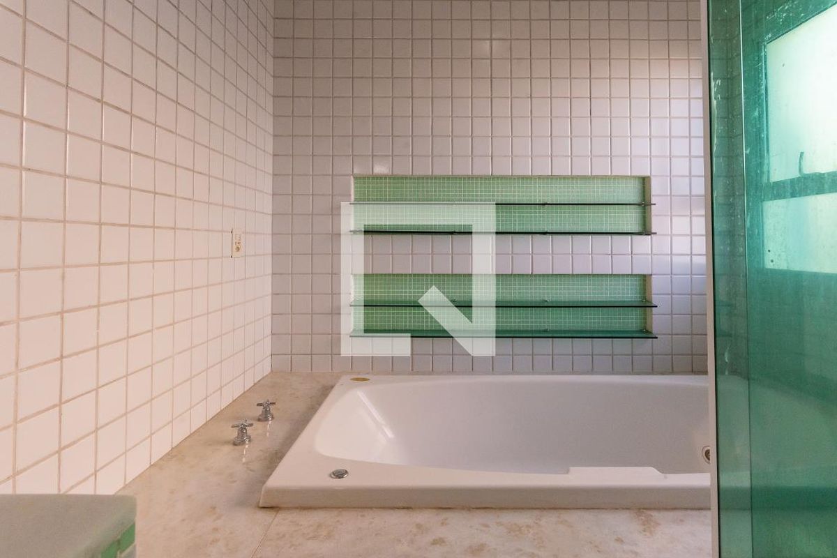 Casa à Venda - Swiss Park, 3 Quartos,  234 m2 em , Campinas - sp | SoloBR