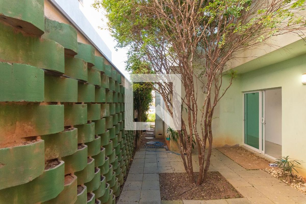 Casa à Venda - Swiss Park, 3 Quartos,  234 m2 em , Campinas - sp | SoloBR