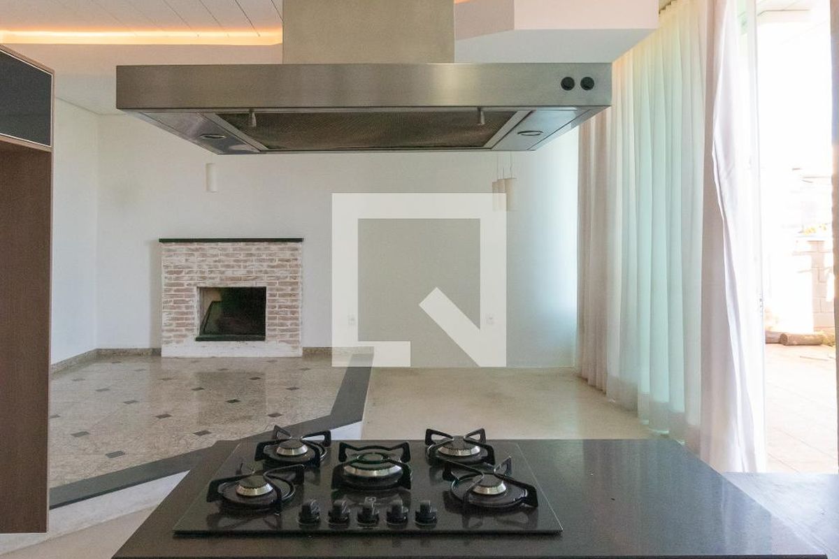 Casa à Venda - Swiss Park, 3 Quartos,  234 m2 em , Campinas - sp | SoloBR