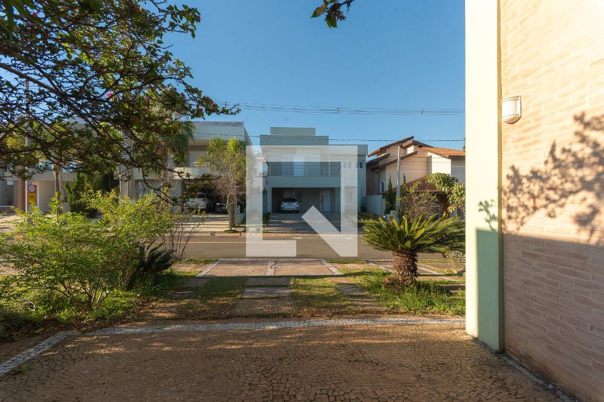 Casa à Venda - Swiss Park, 3 Quartos,  234 m2 em , Campinas - sp | SoloBR