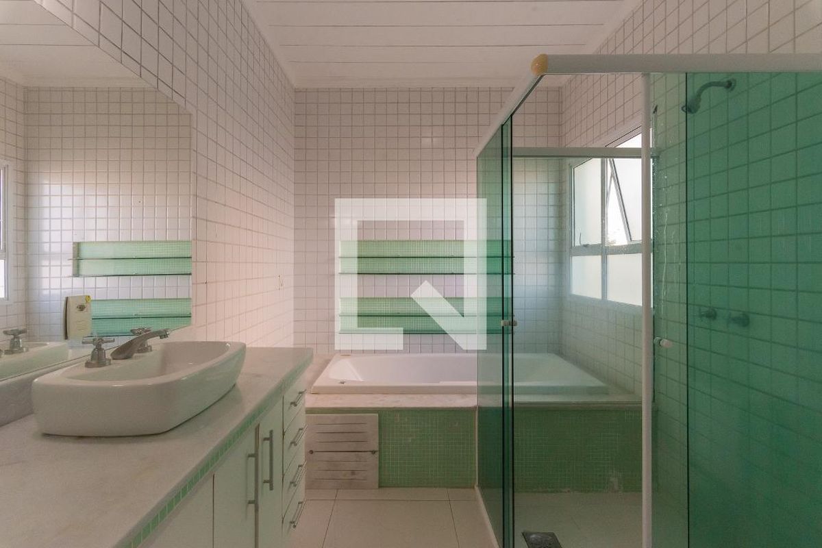 Casa à Venda - Swiss Park, 3 Quartos,  234 m2 em , Campinas - sp | SoloBR
