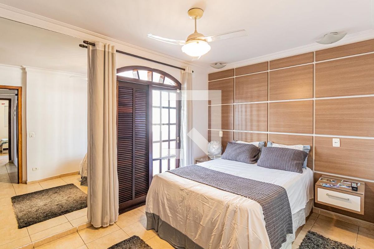 Casa, 3 quartos, 270 m² - Foto 31
