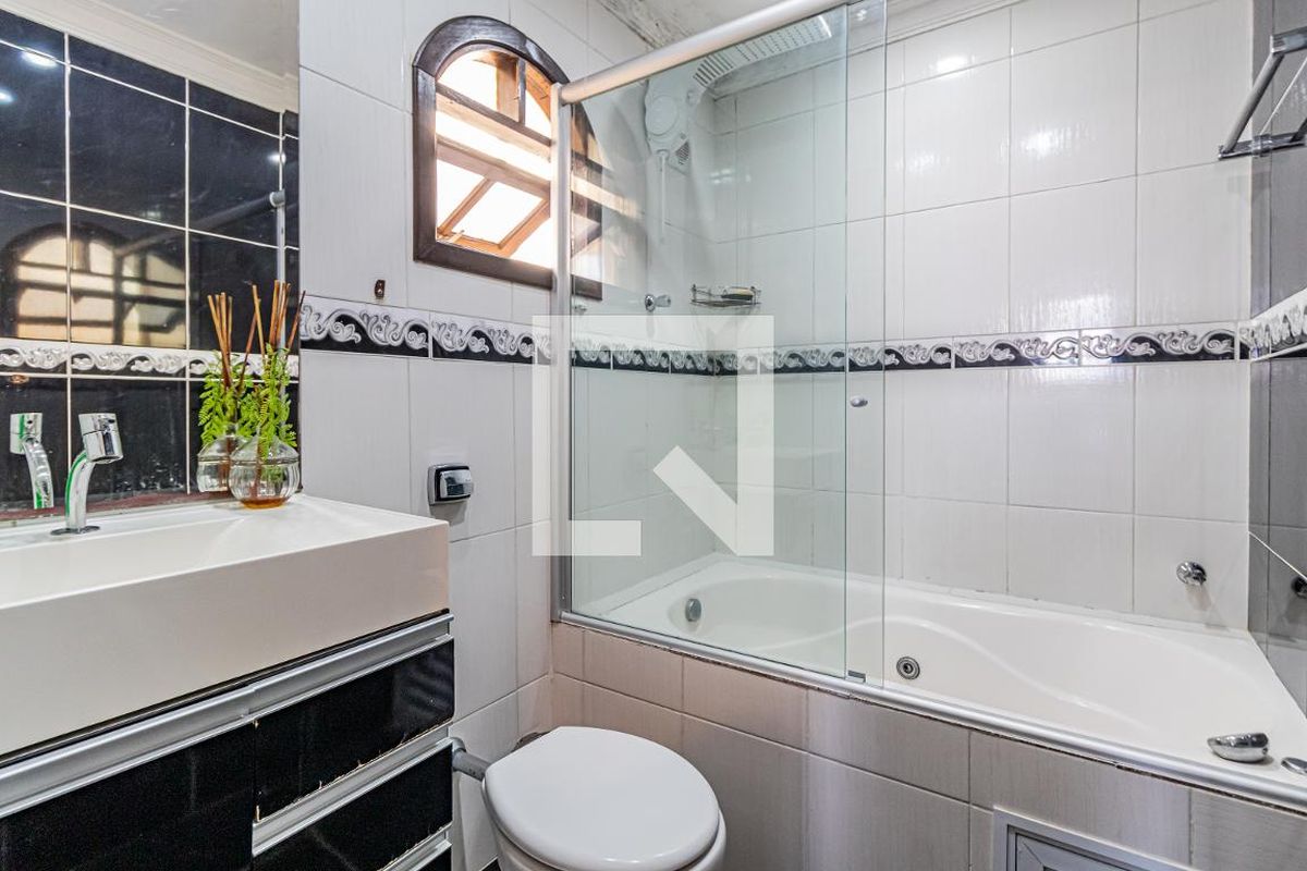 Casa, 3 quartos, 270 m² - Foto 47