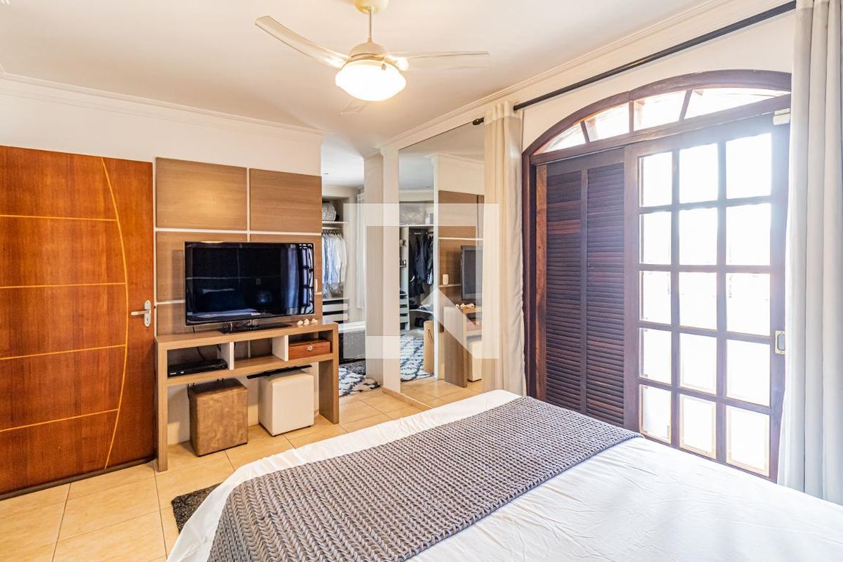 Casa, 3 quartos, 270 m² - Foto 33
