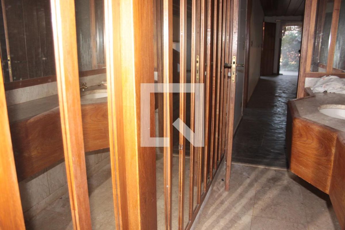 Casa à Venda - Nova Campinas, 4 Quartos,  650 m2 em , Campinas - sp | SoloBR