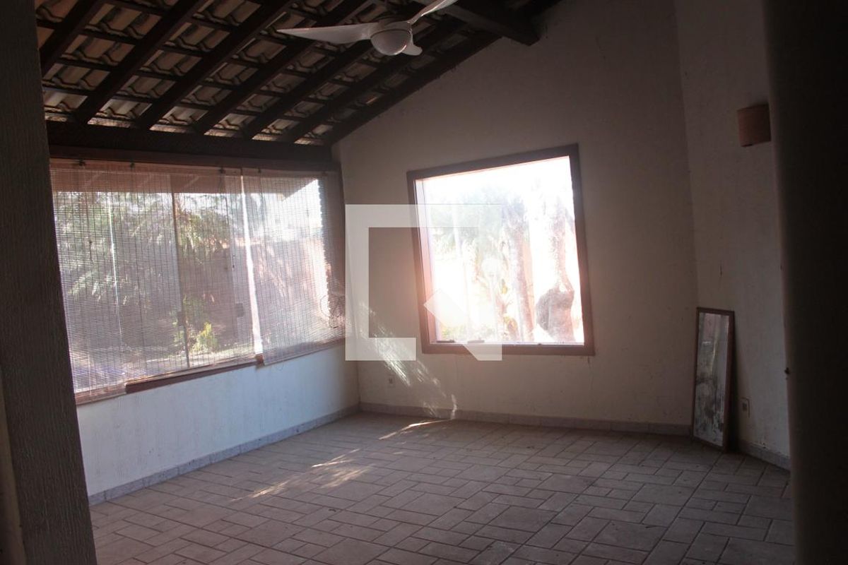 Casa à Venda - Nova Campinas, 4 Quartos,  650 m2 em , Campinas - sp | SoloBR