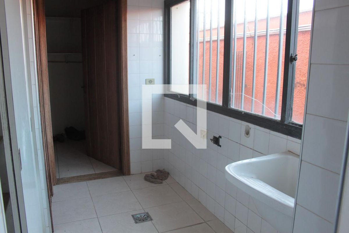 Casa à Venda - Nova Campinas, 4 Quartos,  650 m2 em , Campinas - sp | SoloBR