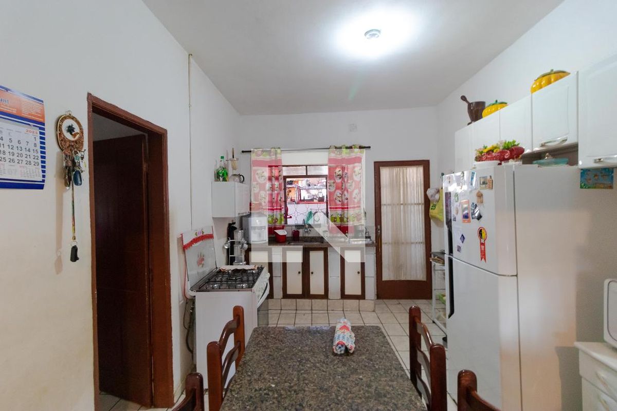 Casa à Venda - Jardim Flamboyant, 4 Quartos,  319 m2 em , Campinas - sp | SoloBR