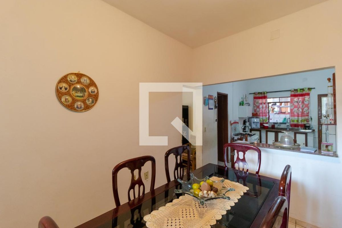 Casa à Venda - Jardim Flamboyant, 4 Quartos,  319 m2 em , Campinas - sp | SoloBR