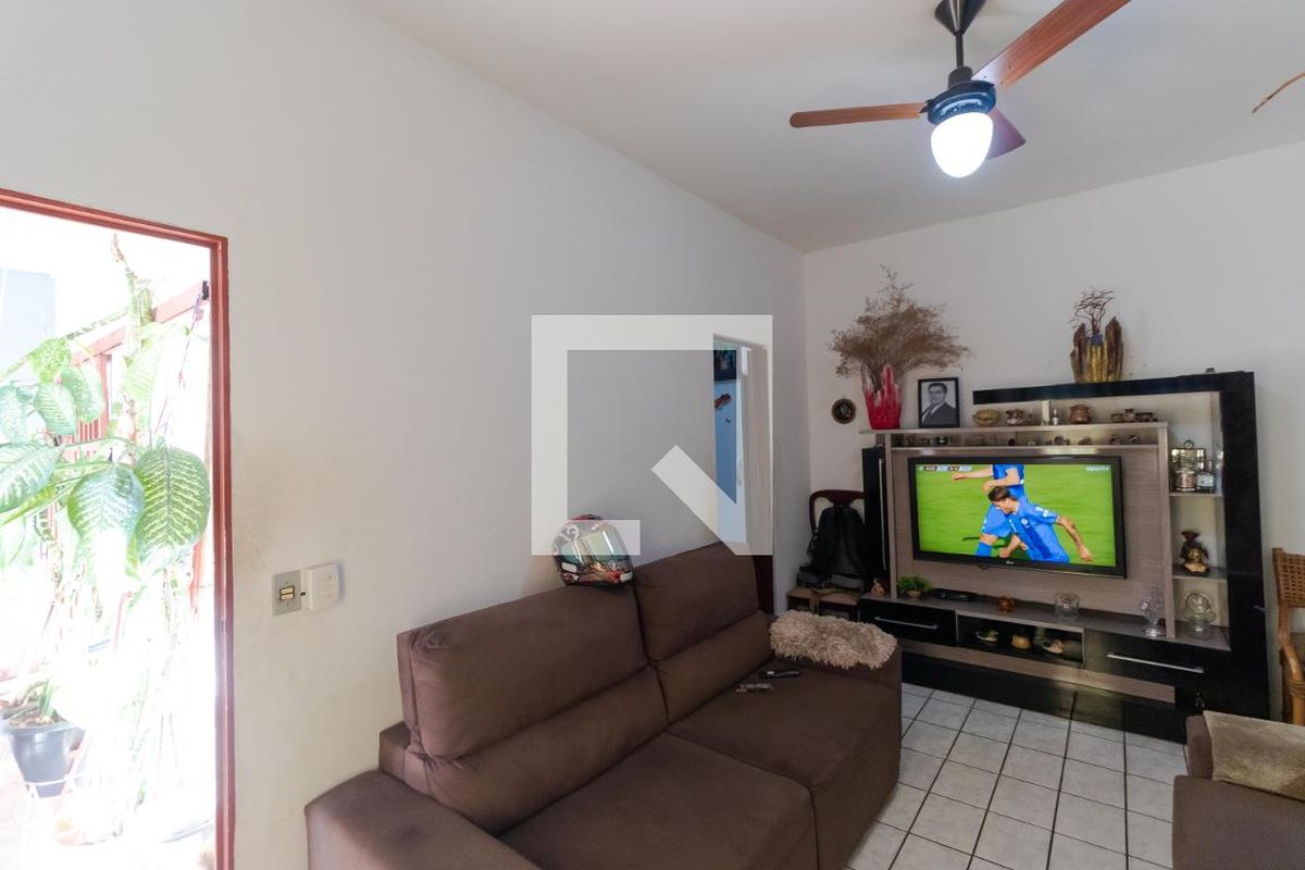 Casa à Venda - Jardim Flamboyant, 4 Quartos,  319 m2 em , Campinas - sp | SoloBR