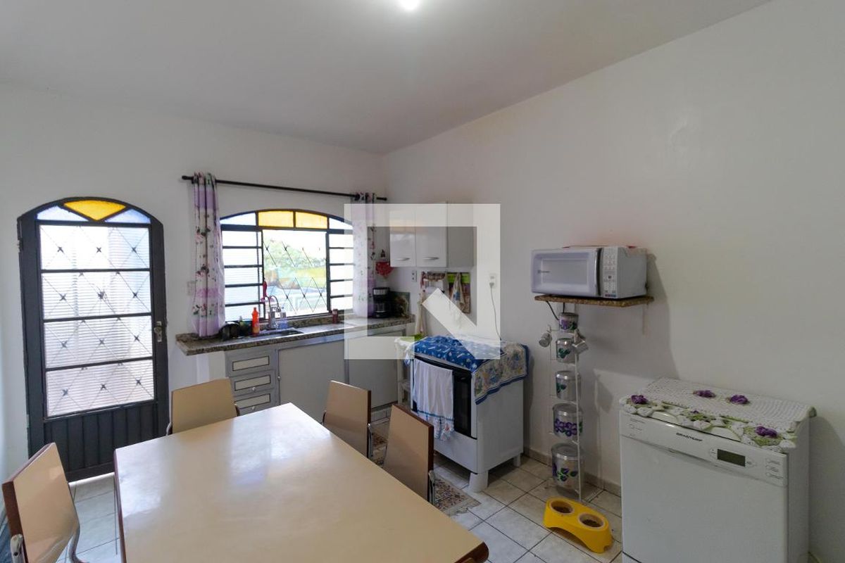 Casa à Venda - Jardim Flamboyant, 4 Quartos,  319 m2 em , Campinas - sp | SoloBR