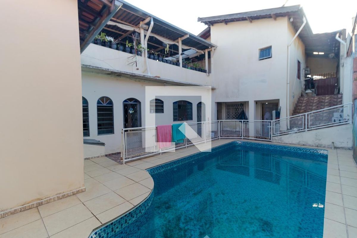 Casa à Venda - Jardim Flamboyant, 4 Quartos,  319 m2 em , Campinas - sp | SoloBR