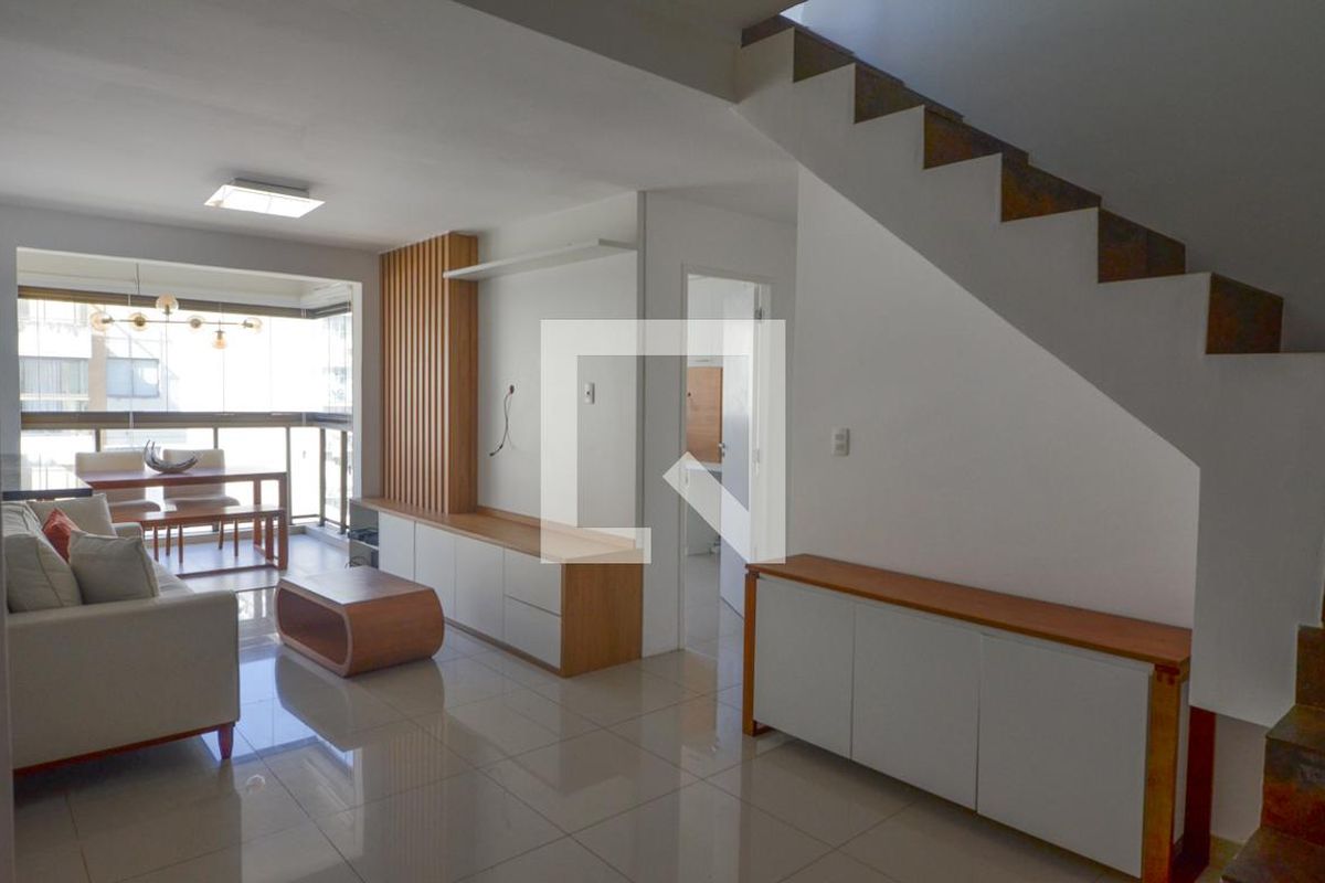 Cobertura, 3 quartos, 211 m² - Foto 2