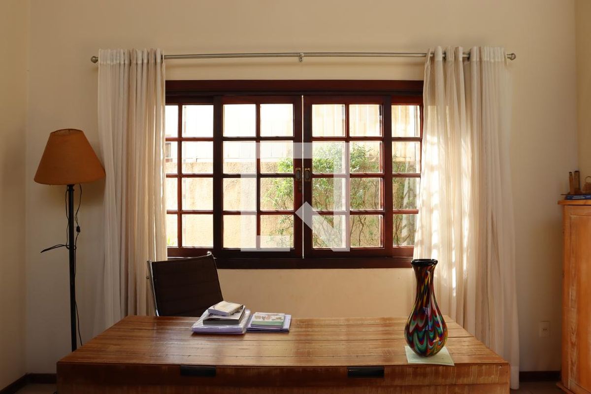Casa à Venda - Mansões Santo Antônio, 3 Quartos,  299 m2 em , Campinas - sp | SoloBR